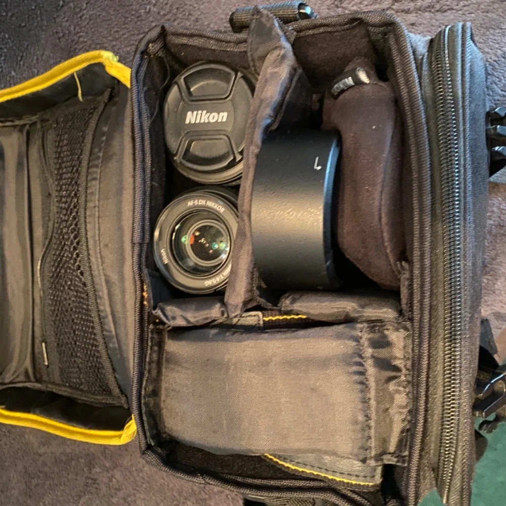 Nikon D3000 digital SLR camera